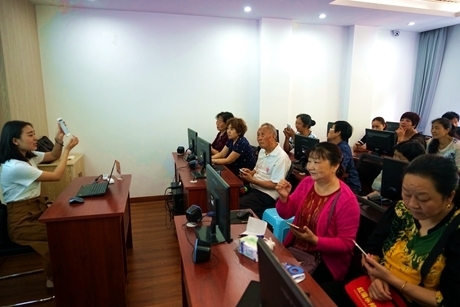 津南区多措并举推进民心工程落地提质扩能见成效“三微四景”暖民心(图1)