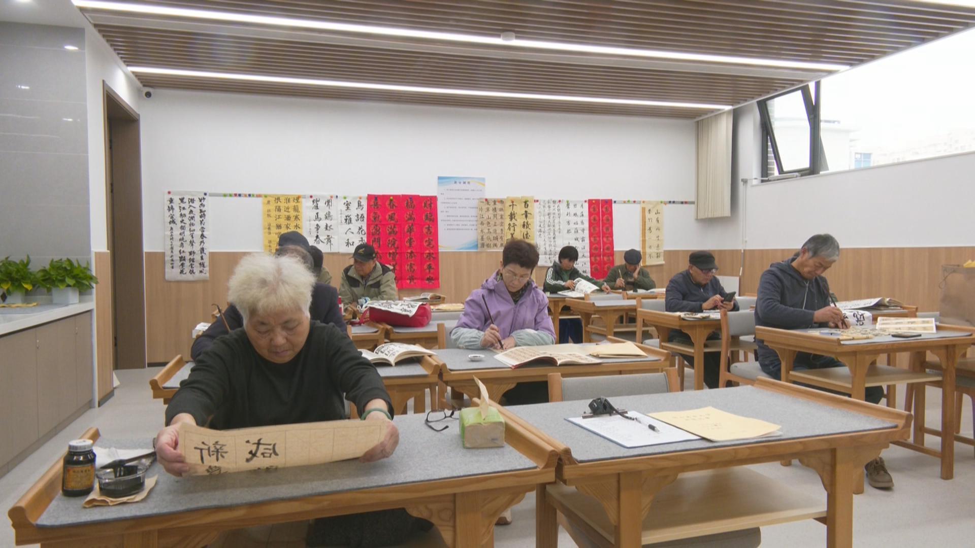 及象教育创始人陈墨：以艺术教育赋能银龄笔墨生辉筑文化养老精神家园(图1)