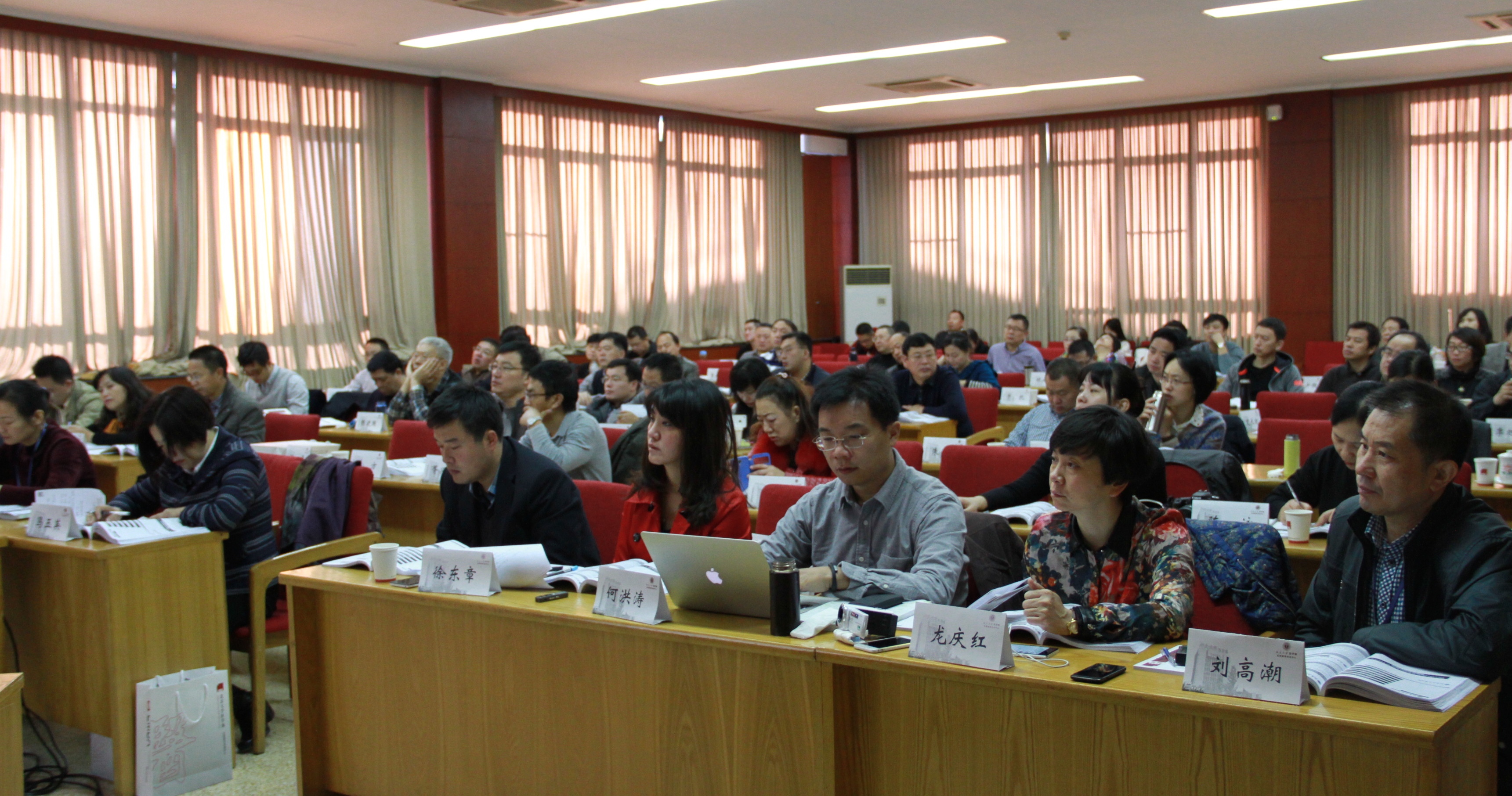 银发经济新风口已至复合型养老管理师需求暴涨(图1)