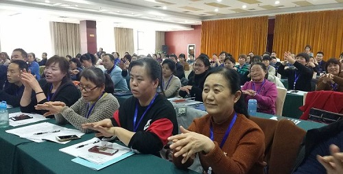 老年人太极拳培训精彩纷呈(图1)