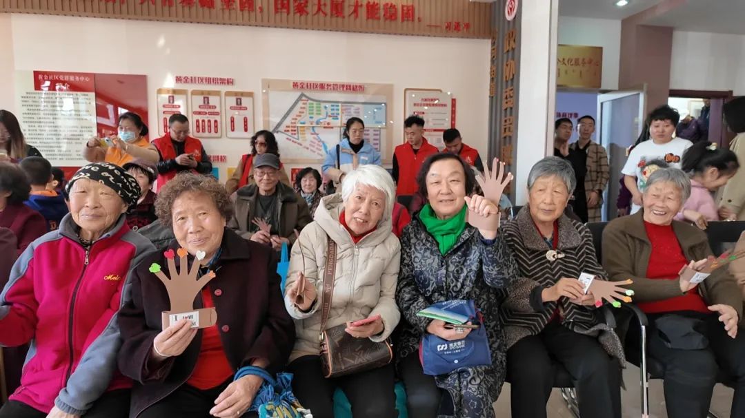 秦都区科协开展“科技之春”宣传月——“智慧助老护航银发”主题活动(图1)