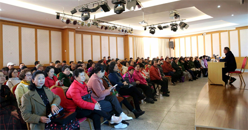 让每一位老人收获知识与幸福(图1)