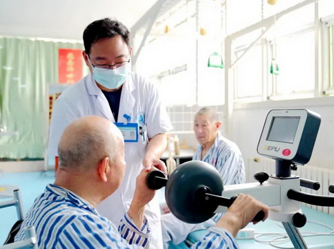 不断提升医养结合服务质量(图1)