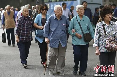我国700多万老年人正就读老年大学(图1)