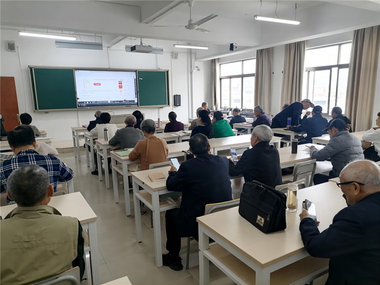 以艺养心以美润情及象书画院深耕老年艺术教育(图1)